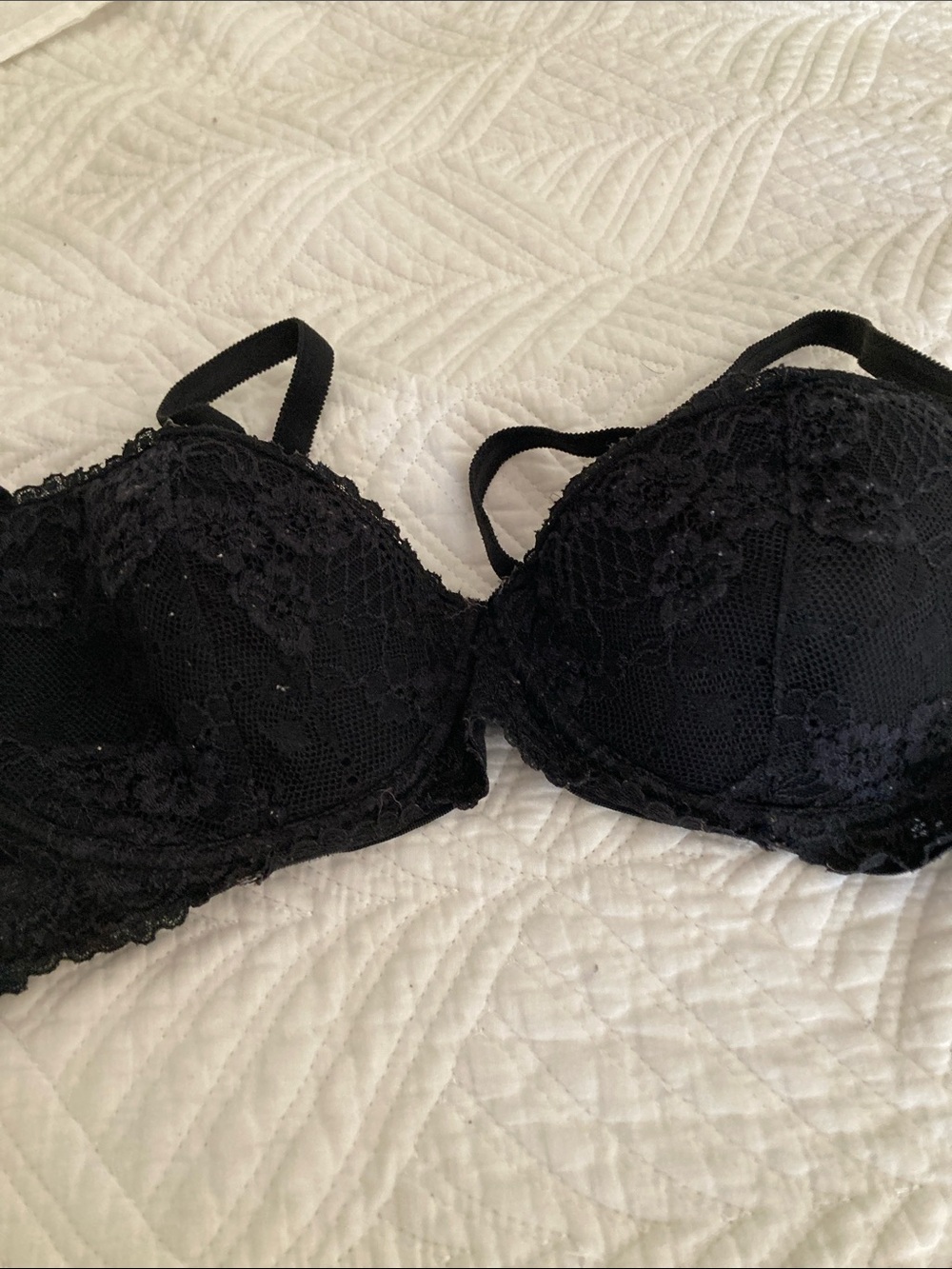 Black Lace Underwire Bra with Floral Lace Accents